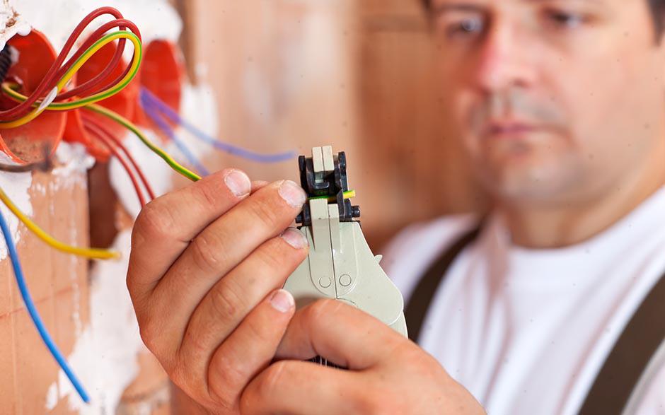 tarif horaire d'un électricien Courbevoie
